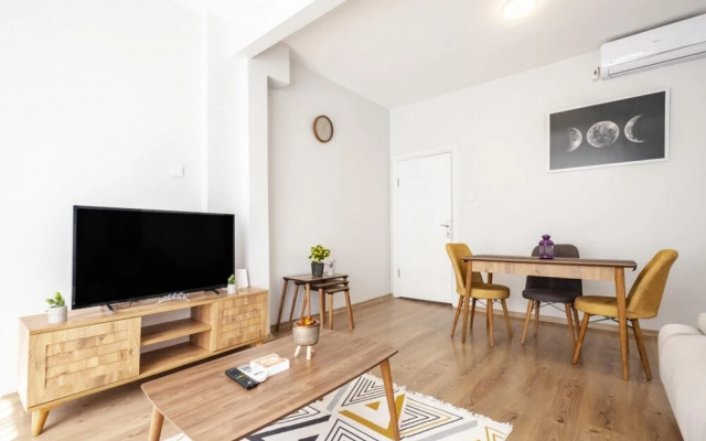 Lovely Flat Near Shore and Trendy Spots in Kadikoy