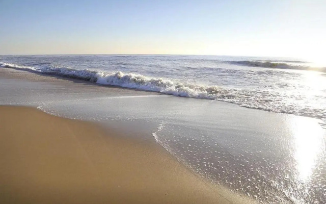 AMAZING BEACH & SUNSETS JUST 75m FROM THE BEACH!