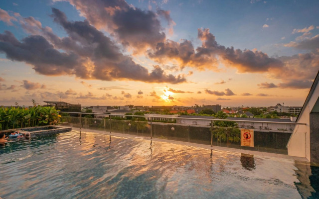Jambuluwuk Oceano Seminyak Hotel