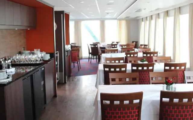Fairtours Hotelschiff Regina Rheni Cologne