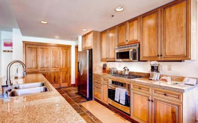 Premier 3 Bedroom Timbers Ski in, Ski out Vacation Rental at the Timbers With the Best Access to Skiing in Keystone