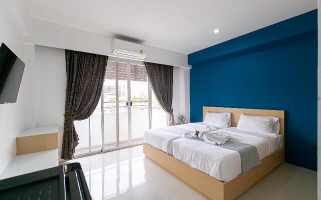 Ruan Plaisoi Apartment by ZUZU