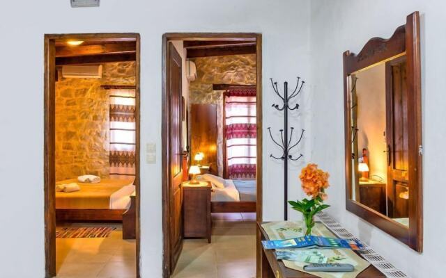 Stone Village Petrino Horio