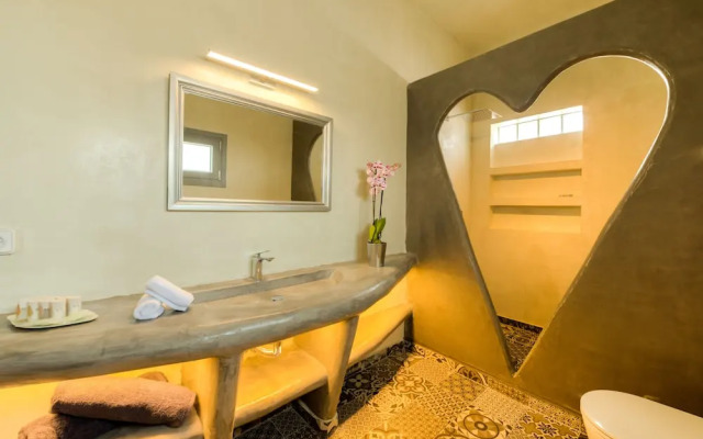 Pasithea Luxury Suites