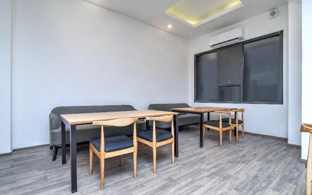 OYO Townhouse 044 Sector 14 Gurugram