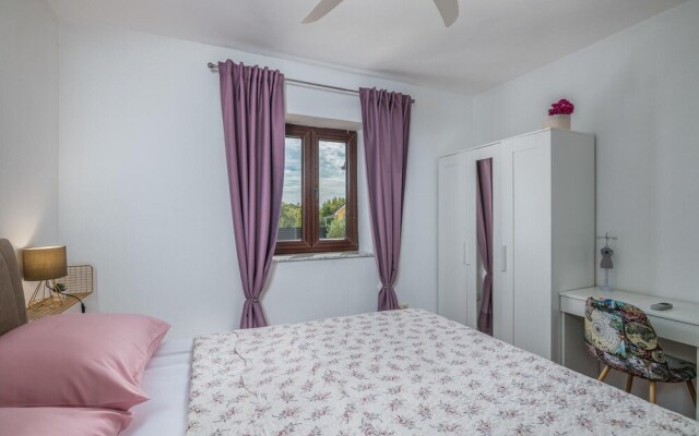 Awesome Home in Lakmartin With Wifi and 3 Bedrooms