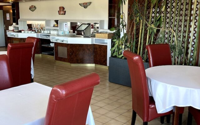 Brit Hotel Essentiel Moulins Avermes