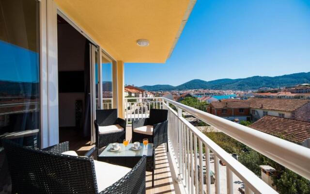 Apartments & Rooms Sunshine Home