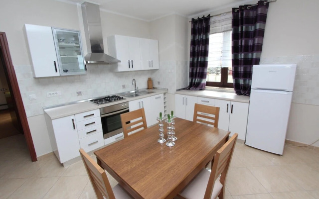 Apartment Dado