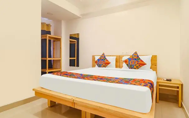 FabHotel Green Leaf