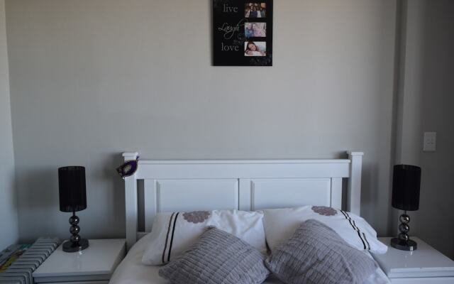 Modern 2 Bedroom Apartment in Cape Town