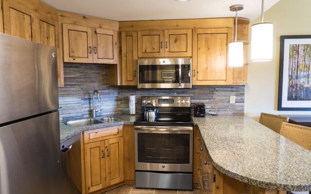 Rustice Conod with Modern Kitchen  Facilities by RedAwning