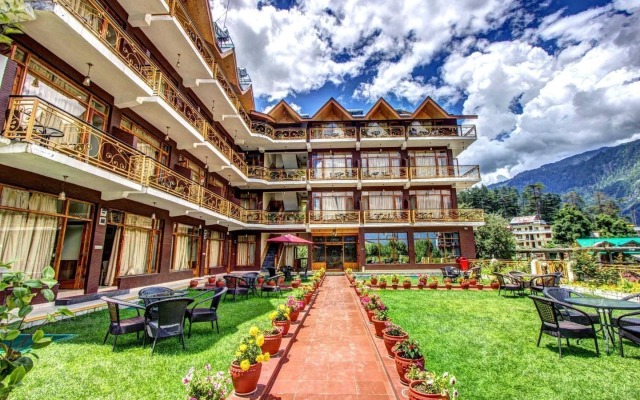Snow Peak Retreat & Cottage