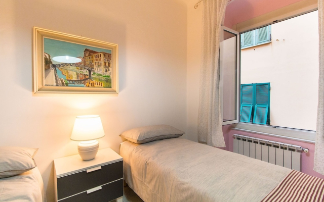 Principe Railway Station Flat