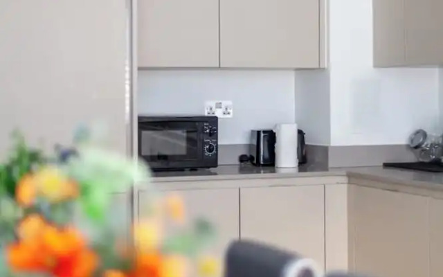 Stunning 5 Bedroom Retreat London