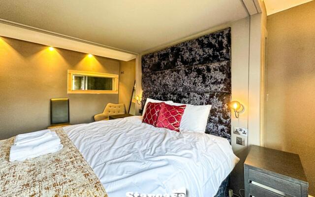 Beautiful Detached Villa - Jacuzzi Bath - Parking