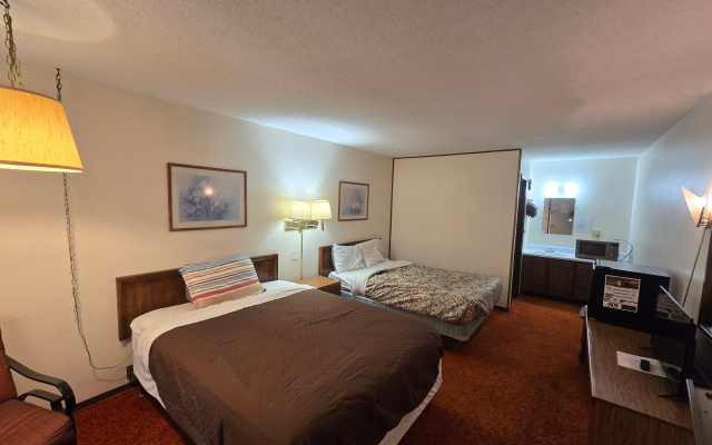 OYO Sandman Inn