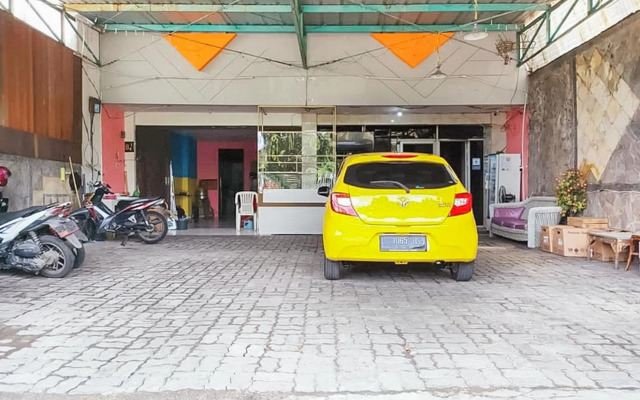 Yellow Sapphire RedPartner near Mayjend Sungkono