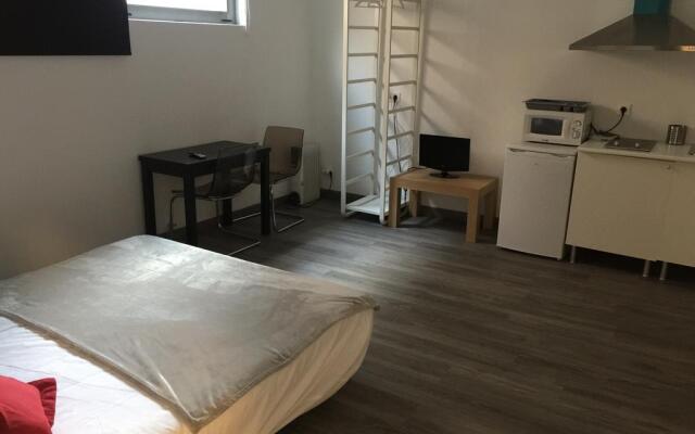 Room and Kitchen Bilbao