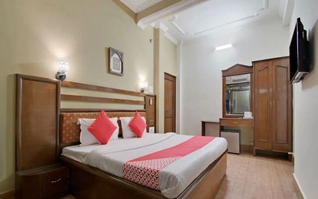 Hotel White House By OYO Rooms