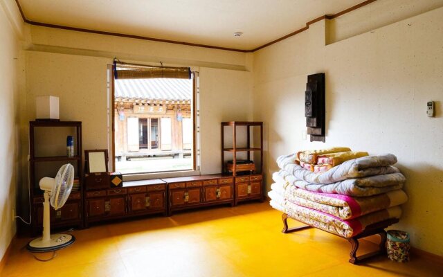 Jeonju Hanok Living Experience Center