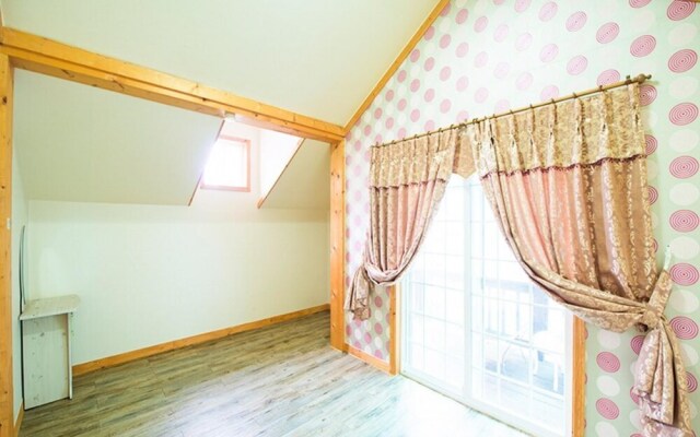 Gangneung Gyeongpo Awoolim Pension