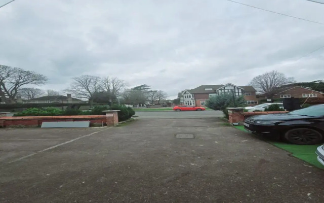 Kingswood Hotel