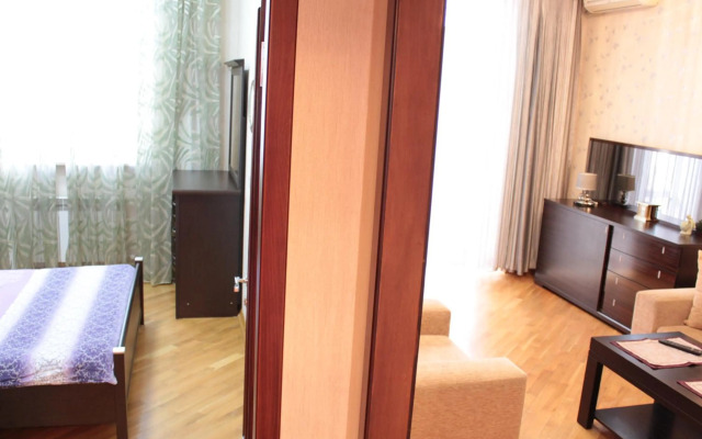 My sweet home on Gadzhibekova 105-119