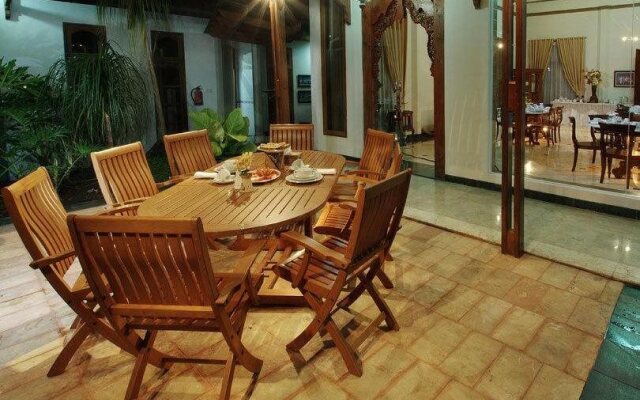 Dalem Agung Palagan 99 Hotel