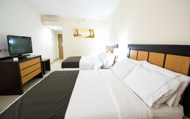 Holiday Inn Express Paraiso Dos Bocas