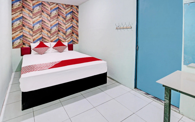 OYO Life 92032 Utama Hotel & Karaoke