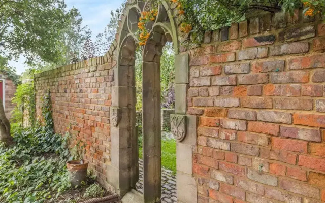 Papist Hall Cottages