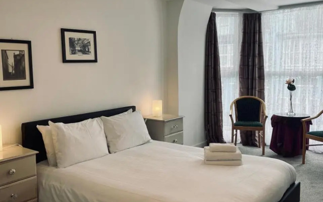 One bedroom apartment, no 4