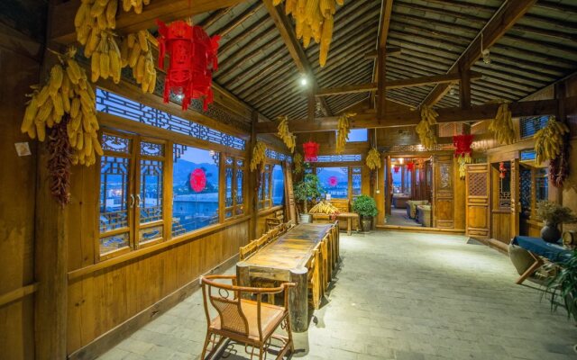 Lijiang Banshan Huayu Inn