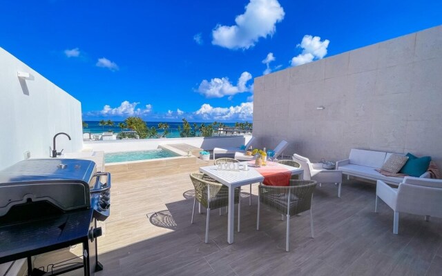 Super Chic and new Penthouse Steps From the Beach