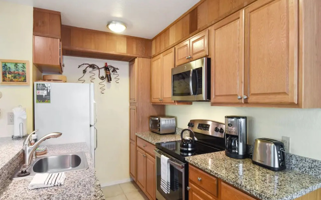 Enjoy Forest Views Retreat at Kingswood Village!