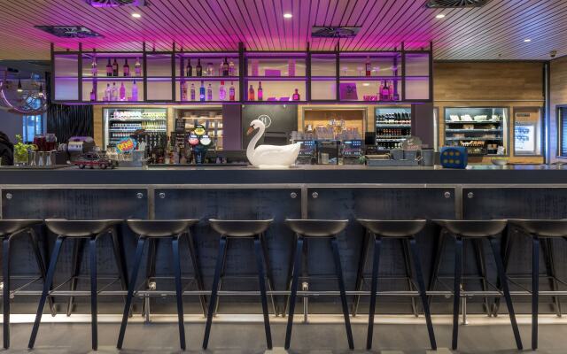 Moxy Edinburgh Airport