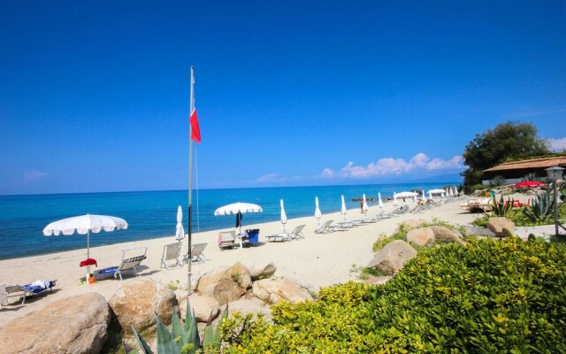 Nice Apartment in Ricadi With Outdoor Swimming Pool, Jacuzzi and Wifi