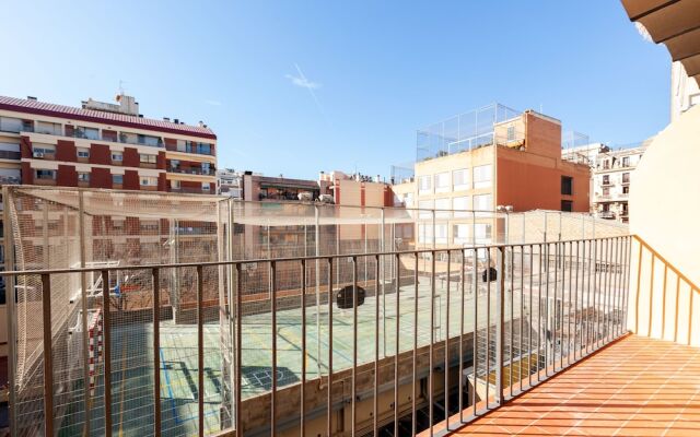 Akira Flats Urgell Apartment