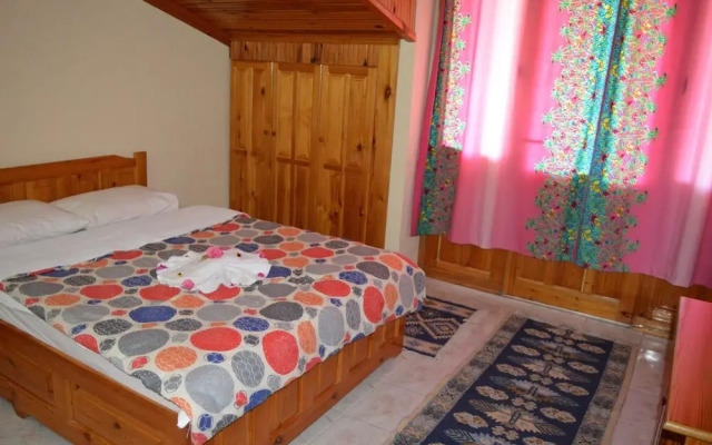 Erasmus Apart Hotel