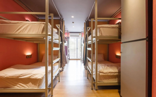 Siamaze Hostel
