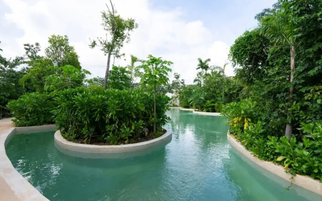 Luxury Penthouse w Private Pool Stunning Views