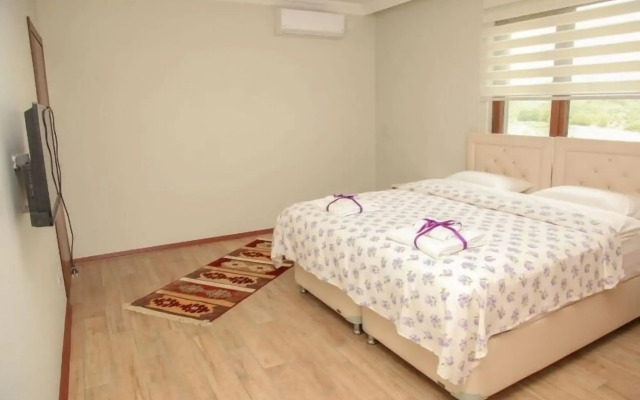 Royal Inn Seza Residence