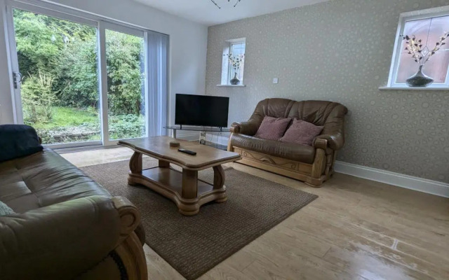 Modern 3 Bed Home Solihull Centre