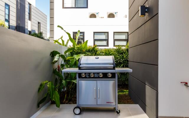 LP109 - Private pool and garden 5 bedroom villa in Laguna!