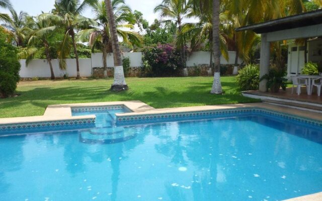 Punta Paraiso Resort