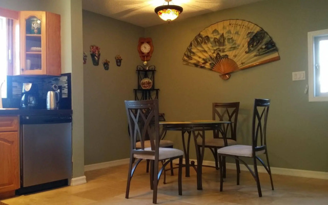 Eileen's Bed & Breakfast - Guest House