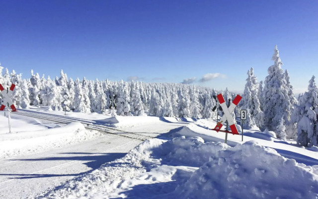 Cottages, Turf House