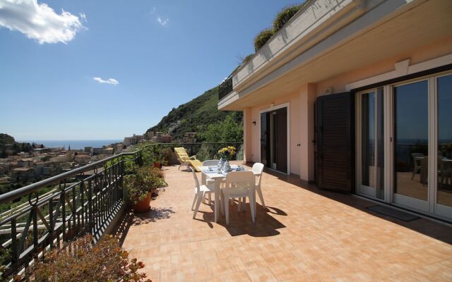 Fontana Vecchia Seaview Apartment