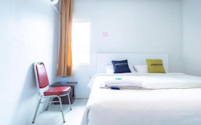 Urbanview Hotel Crystal Nagoya Batam by RedDoorz